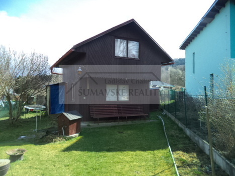 Nýrsko zahrada s chatkou